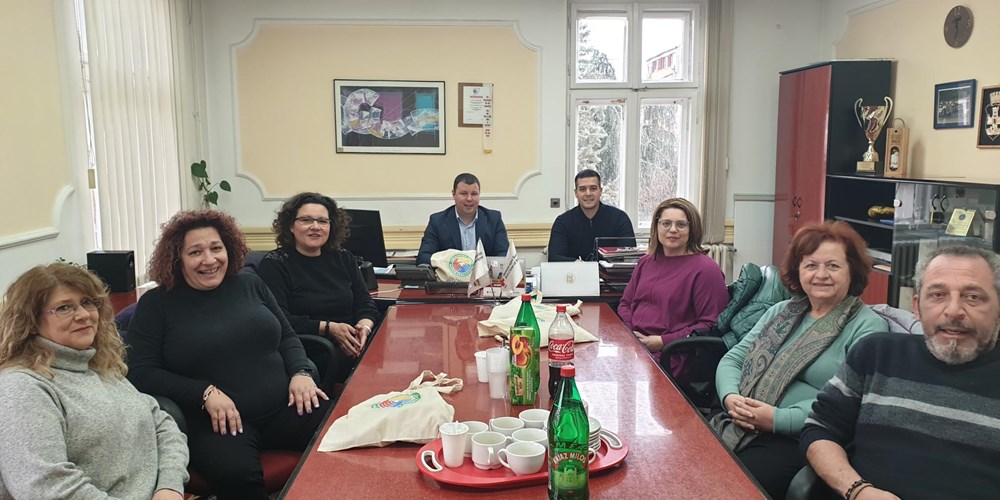 Volontera sa Kefalonije koji čine volonterski tim oblasti Farsa posetili Crveni krst Beograd