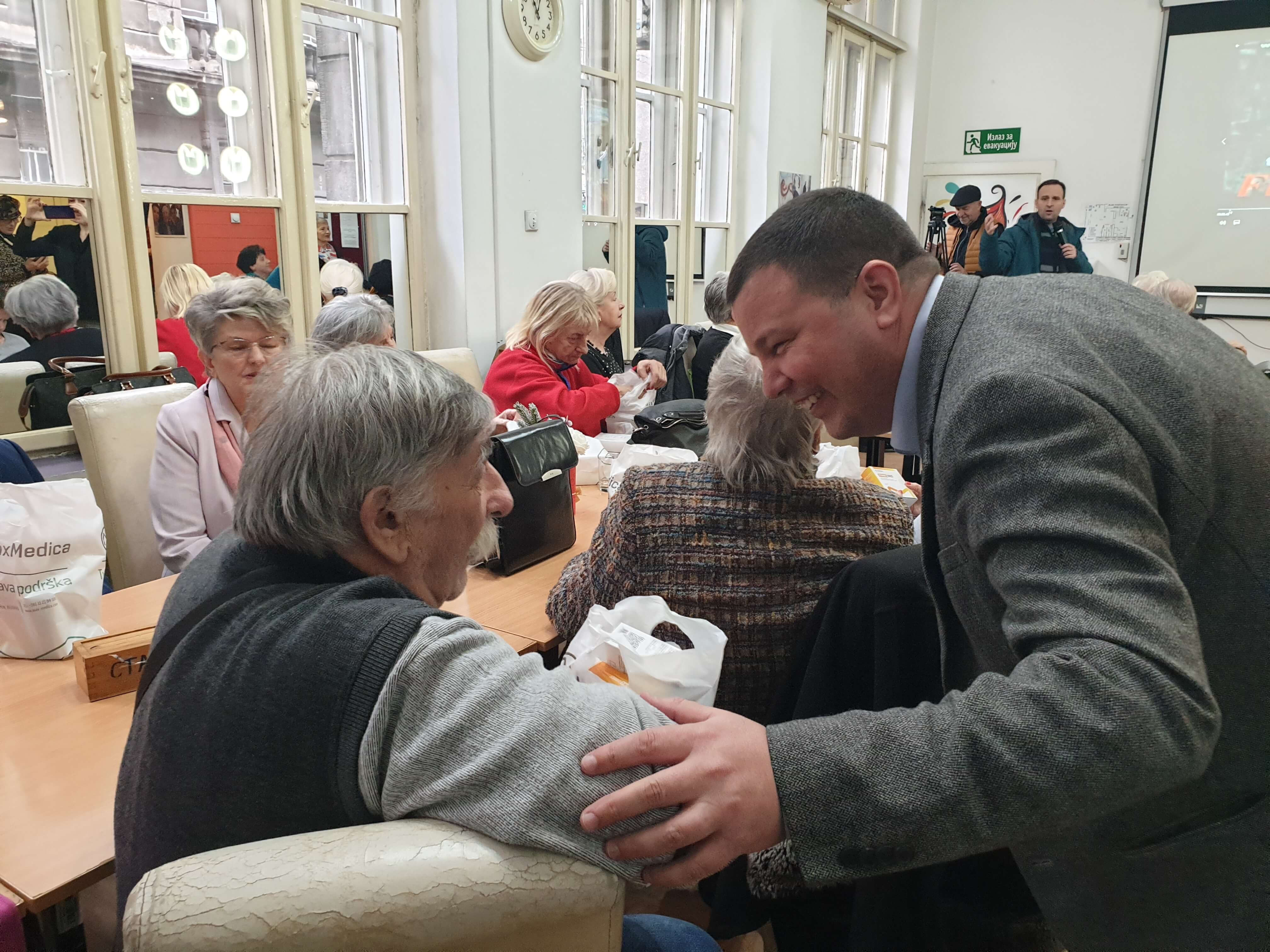 DONACIJA MAX MEDICA (7)