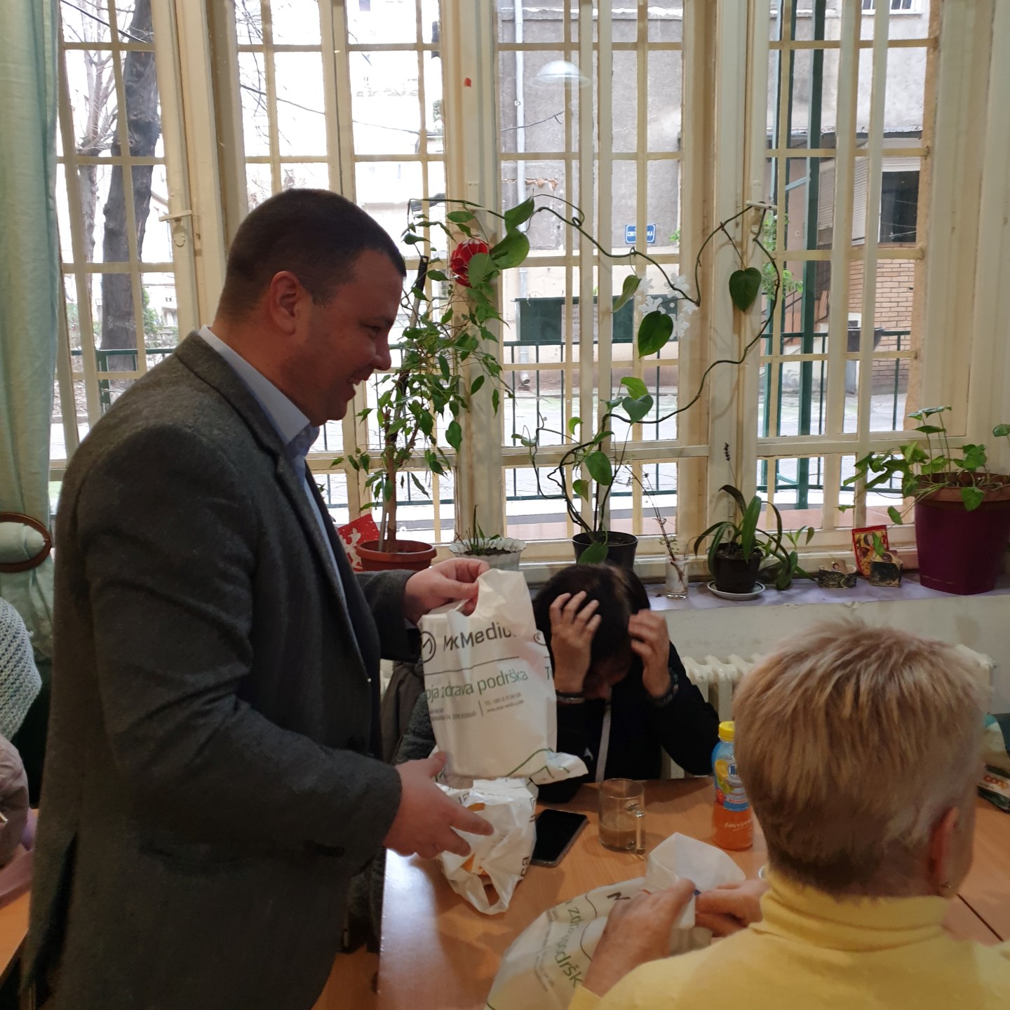 DONACIJA MAX MEDICA (10)