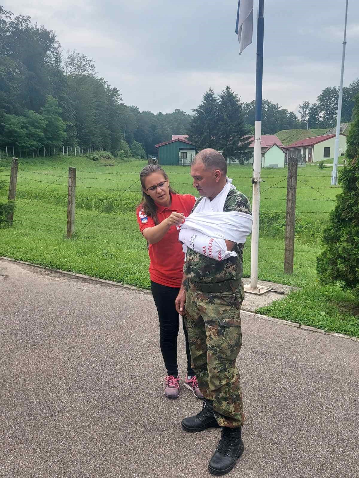 OBUKA PRVE POMOCI ZA PROPADNIKE VOJSKE BOGOVADJA 2022 (22)