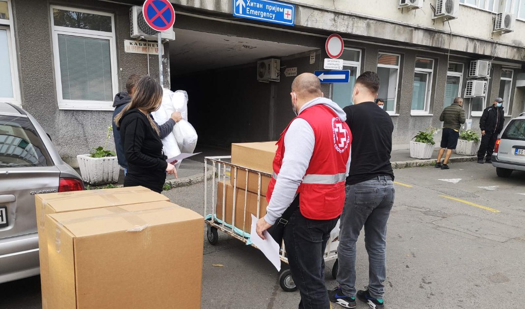 Iocc donacija jastuka, prekrivača i podloški za dušeke